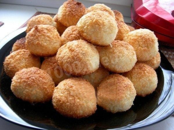 Coconut chip cookies with sugar and egg