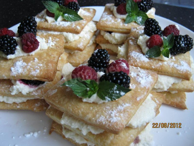 Puff pastry Milfey with cottage cheese