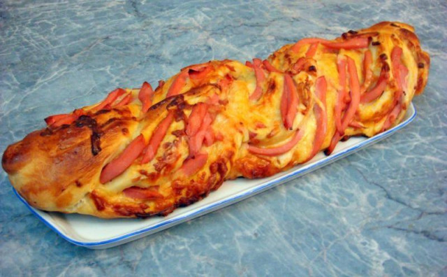 Unusual twisted pizza