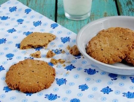 Caramel sesame cookies