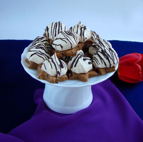 Chocolate chip cookies with meringue