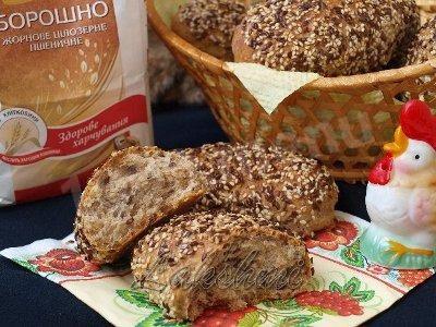 Healthy rolls on kefir with seeds