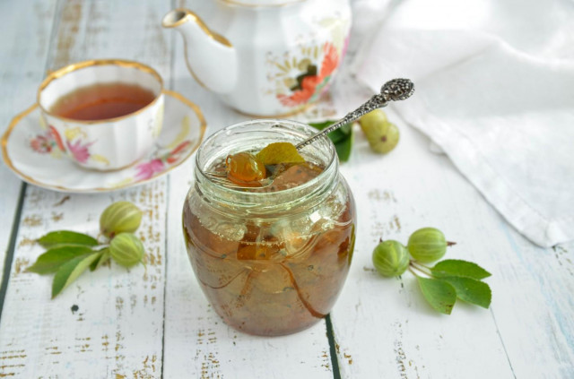 Royal emerald gooseberry jam with cherry leaf