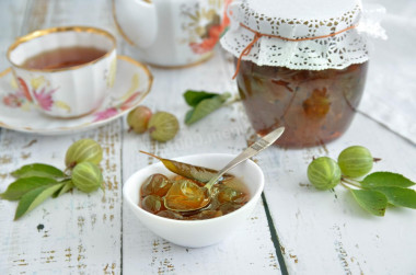 Royal emerald gooseberry jam with cherry leaf