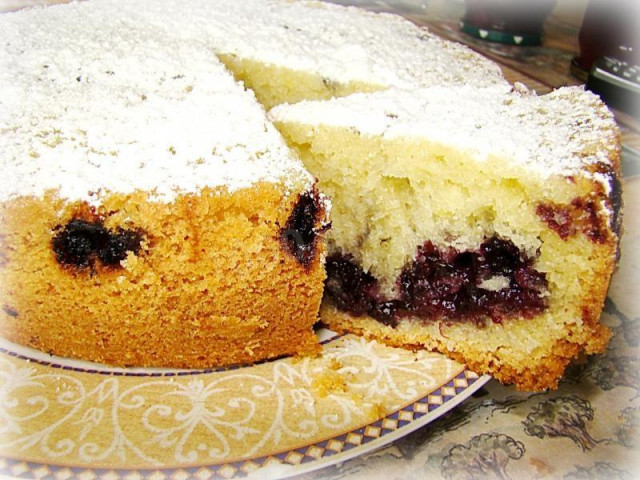 Coconut cake with berries