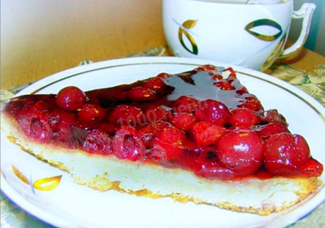 Cottage cheese pie with cherry berries and gelatin