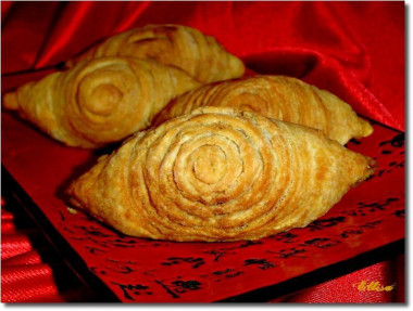 Minced meat and potato pies