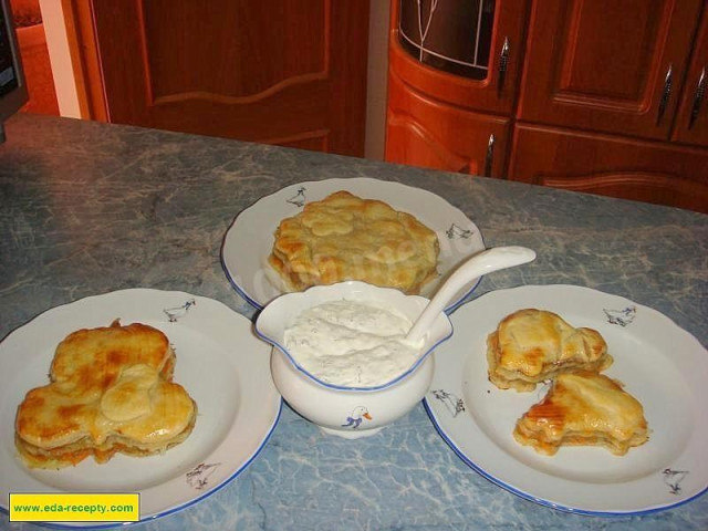 Curly pies made of ready-made puff pastry