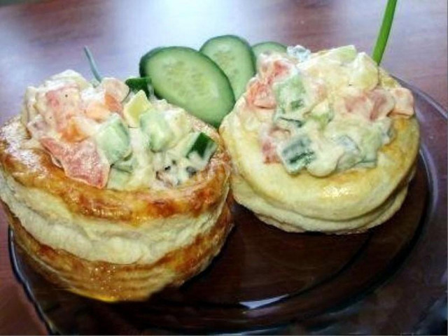 Volovany with vegetables - puff pastry tartlets