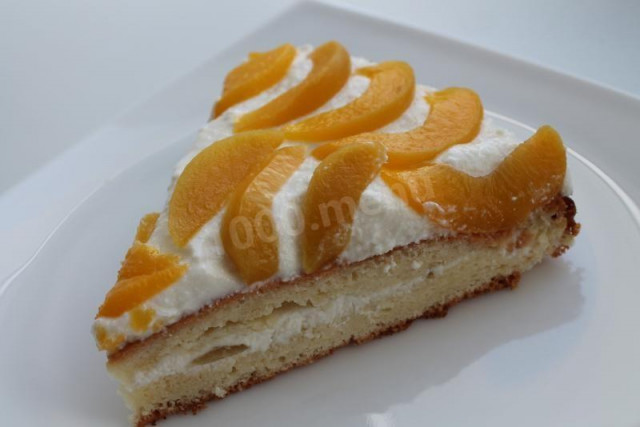 Cake with cottage cheese yogurt and peaches