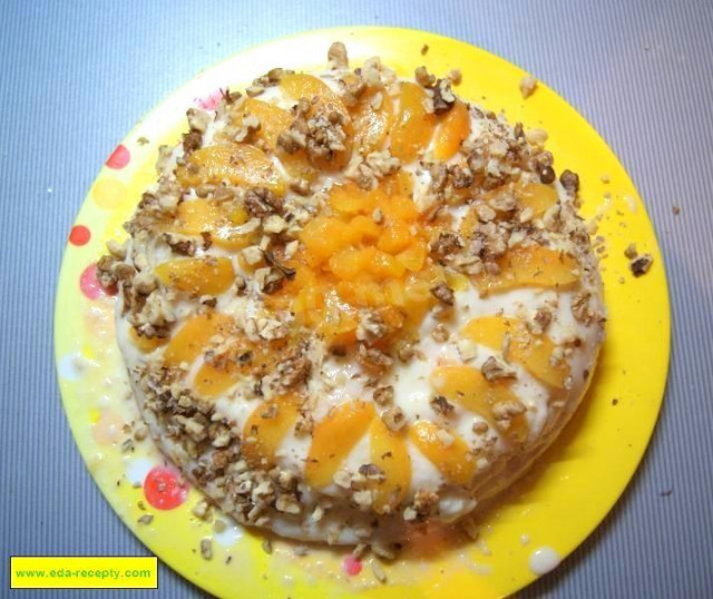 Cake with peaches and vanilla flavor