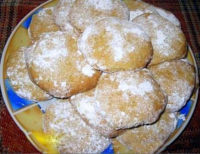 Ginger cookies with cinnamon