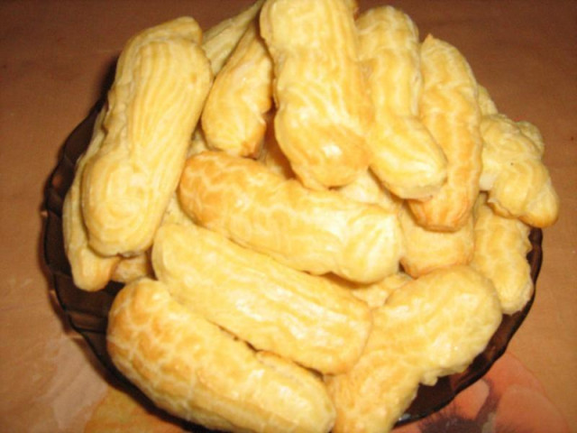 Custard eclairs