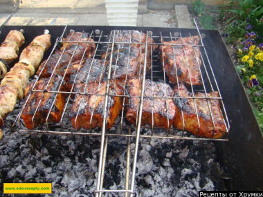 Beef ribs in tomato sauce