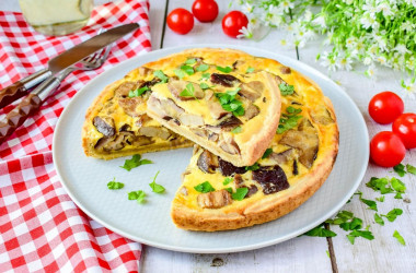 Mushroom pie in the oven