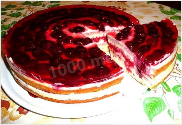 Cottage cheese Cake with grapes, jelly and ginger
