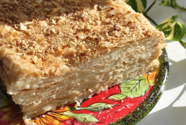 Vanilla Napoleon puff pastry cake with nuts