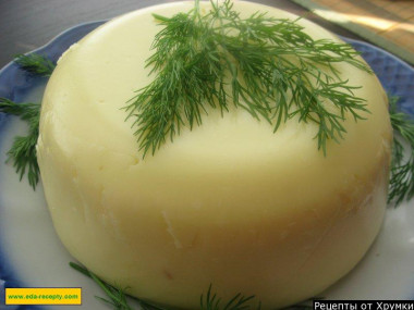 Homemade processed cheese from cottage cheese
