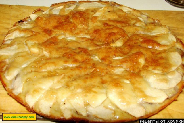 Pie with apples and bananas