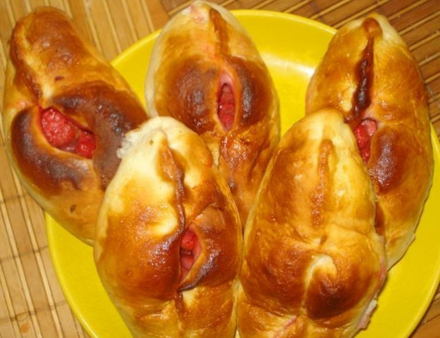 Pastry buns with filling