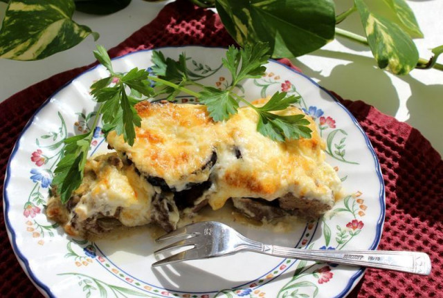 Casserole with eggplant and liver