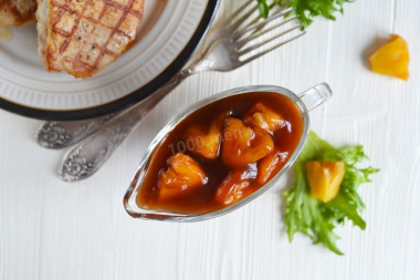 Sweet and sour sauce with Chinese pineapples