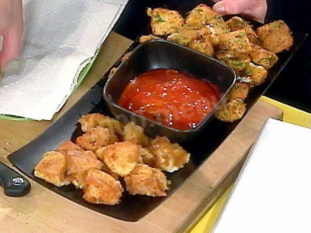 Croutons with baked tomato sauce