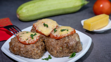 Minced meat cutlets in the oven