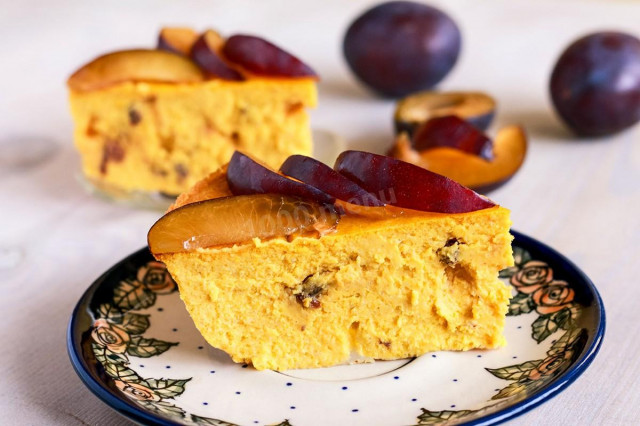 Pie with cottage cheese, butter and pumpkin on oatmeal