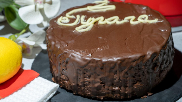 Prague cake with dark chocolate