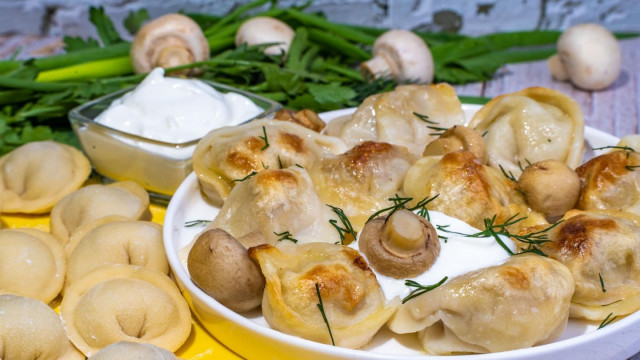 Siberian dumplings with minced meat in general's style