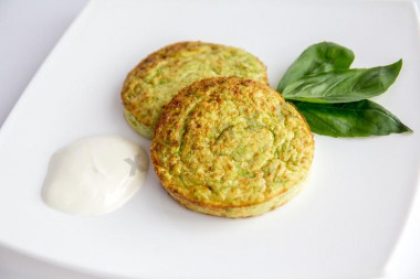 Zucchini souffle with sour cream