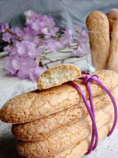 Sponge air cookies Ladies fingers without butter