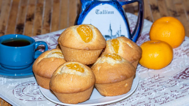 Shortbread muffins in butter with tangerine filling