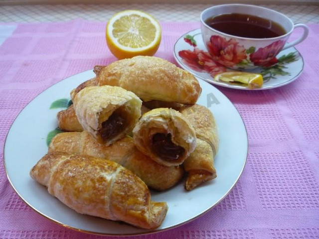 Croissants with boiled puff pastry