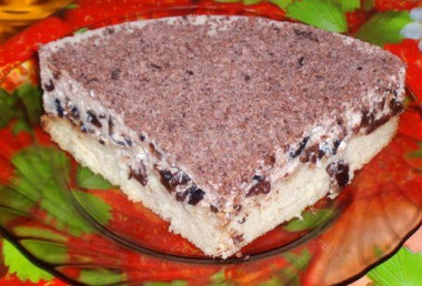 Cake with prunes with sour cream and nuts