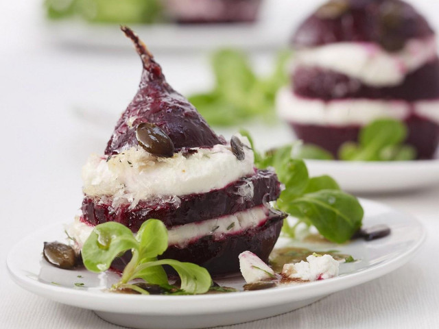 Beetroot with sheep's cheese