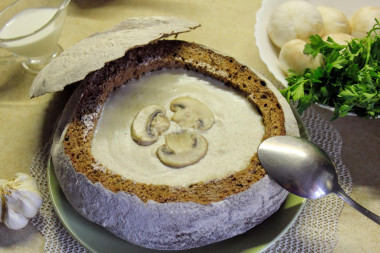 Czech soup in bread