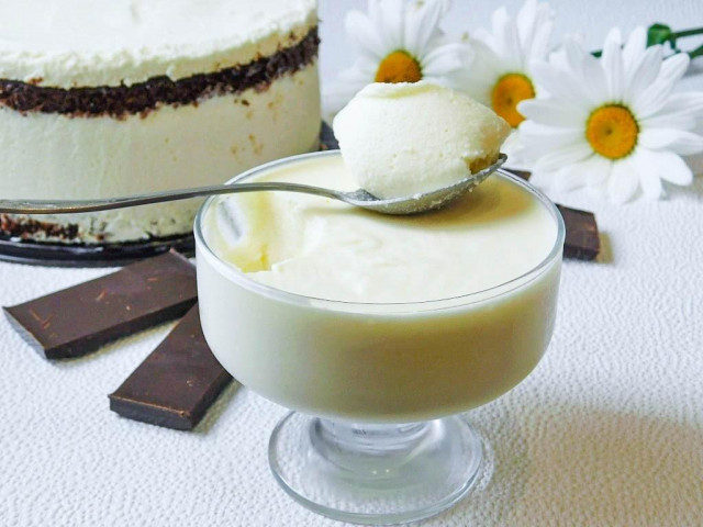 Cream souffle for cake