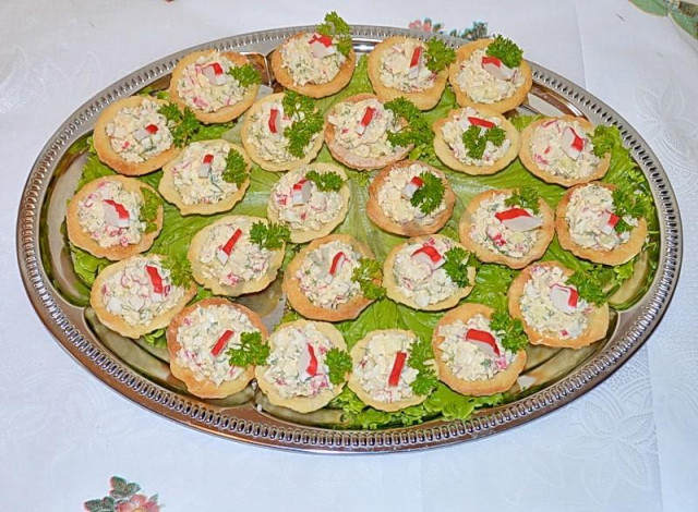 Tartlets with crab sticks New Year's
