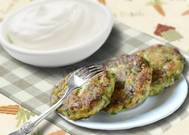 Cutlets with cheese and broccoli