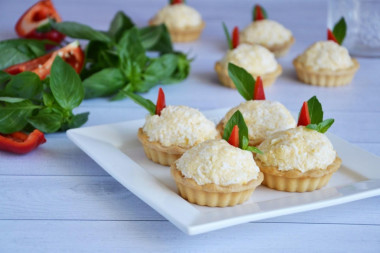 Tartlets with egg