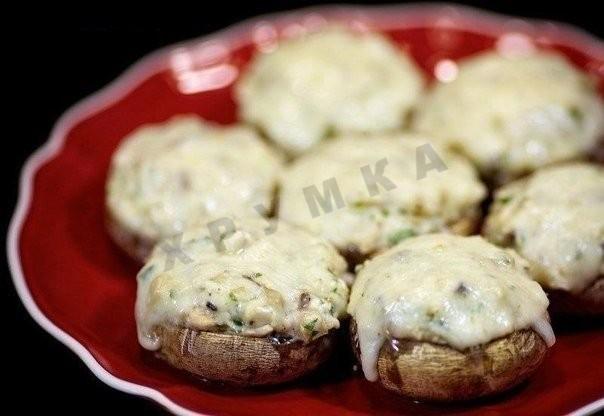 Mushrooms with chicken and cheese