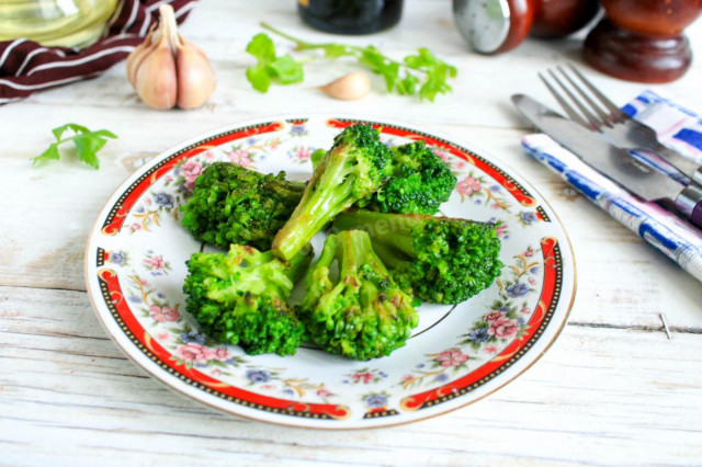 Broccoli cabbage in a frying pan