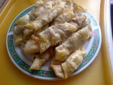 Bagels made of ready-made puff pastry with condensed milk