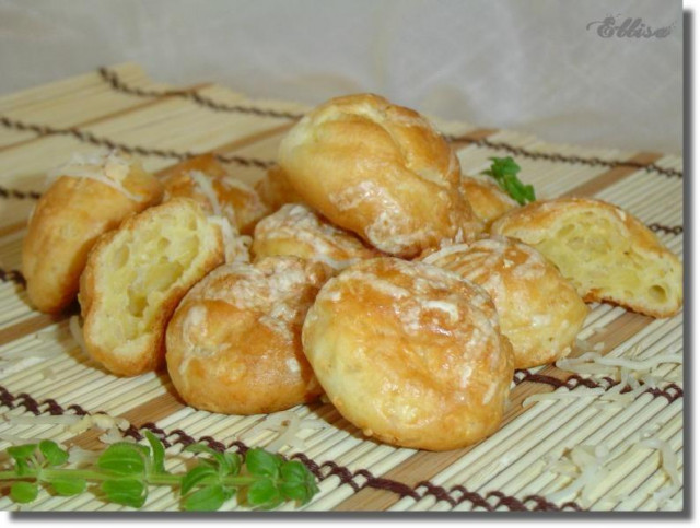 French custard unsweetened rolls with cheese and spices
