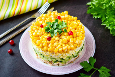 Salad with smoked breast, corn and egg