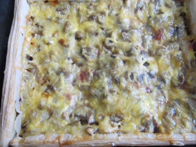 Puff pastry pizza with mushrooms, smoked sausage and mayonnaise