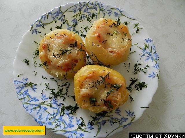 Potatoes stuffed with ham and cheese