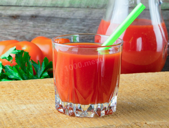 Homemade tomato paste tomato juice